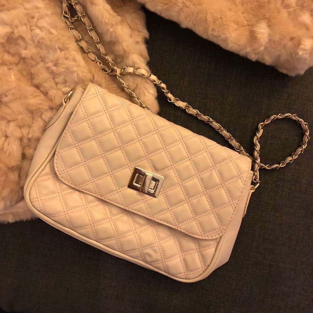 light pink / cream quilted crossbody chain bag